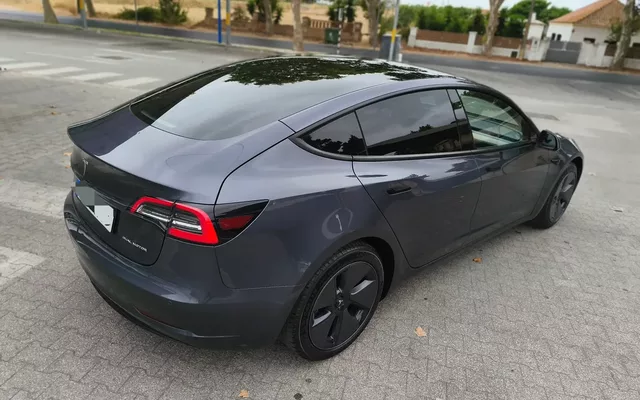Tesla Model 3 Long Range AWD Dual Motor