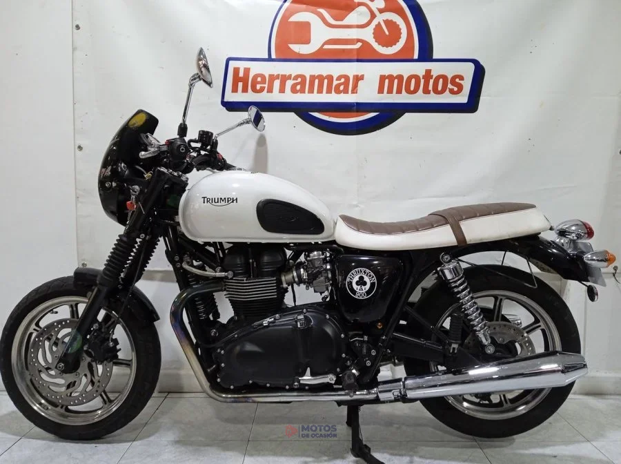 Triumph Bonneville SE 900