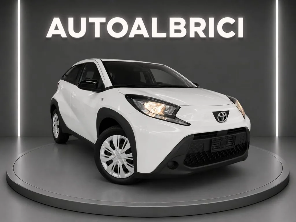 TOYOTA Aygo X 1.0 VVT-i 72 CV ACTIVE KM0 km 0 Benzina Bianco pastello