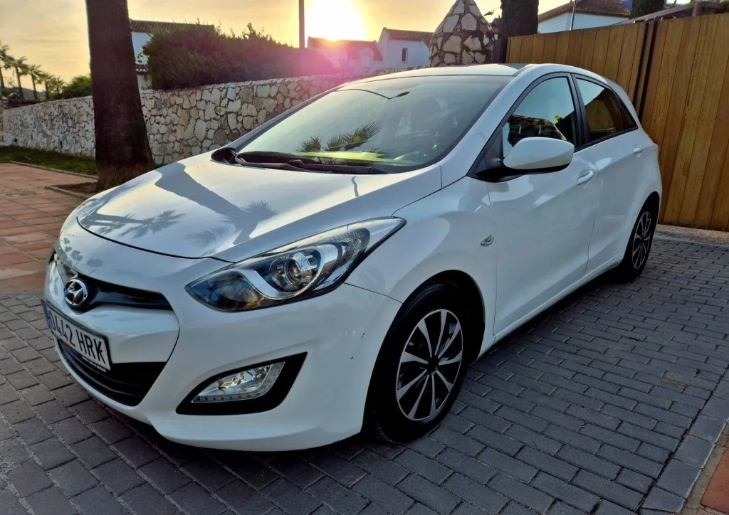 HYUNDAI i30 i30 1.6CRDi Tecno Aut.