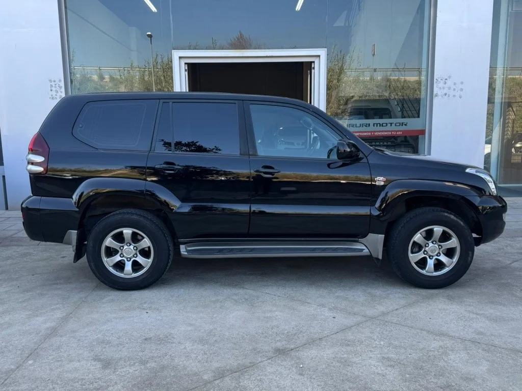 TOYOTA Land Cruiser Land Cruiser D-4D VX
