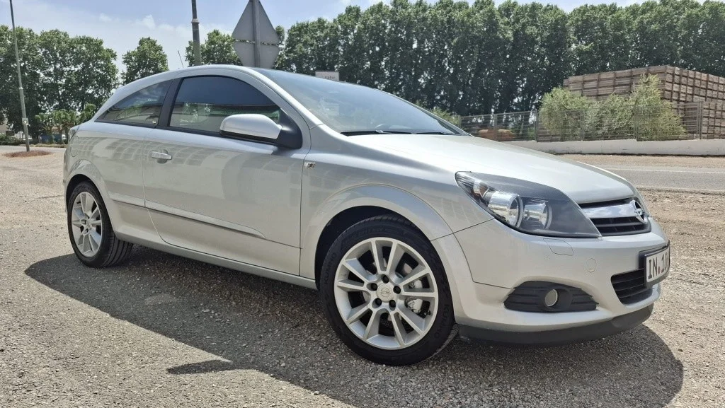OPEL Astra Astra GTC 1.8 16v Cosmo 140