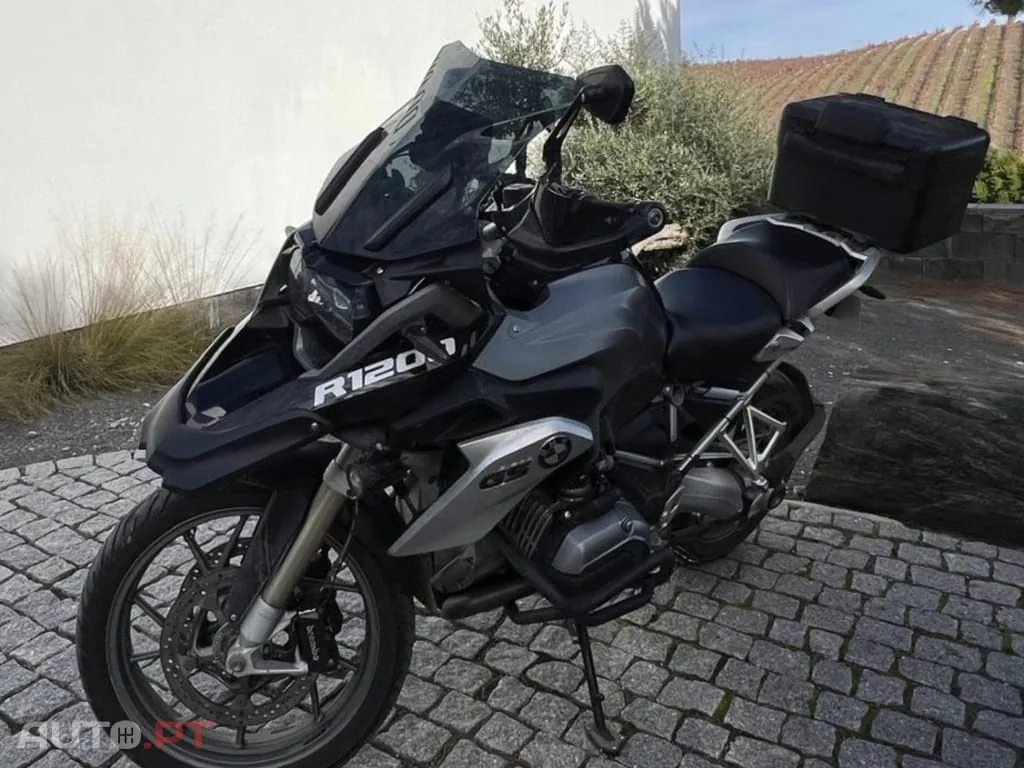 R BMW Triplo Black