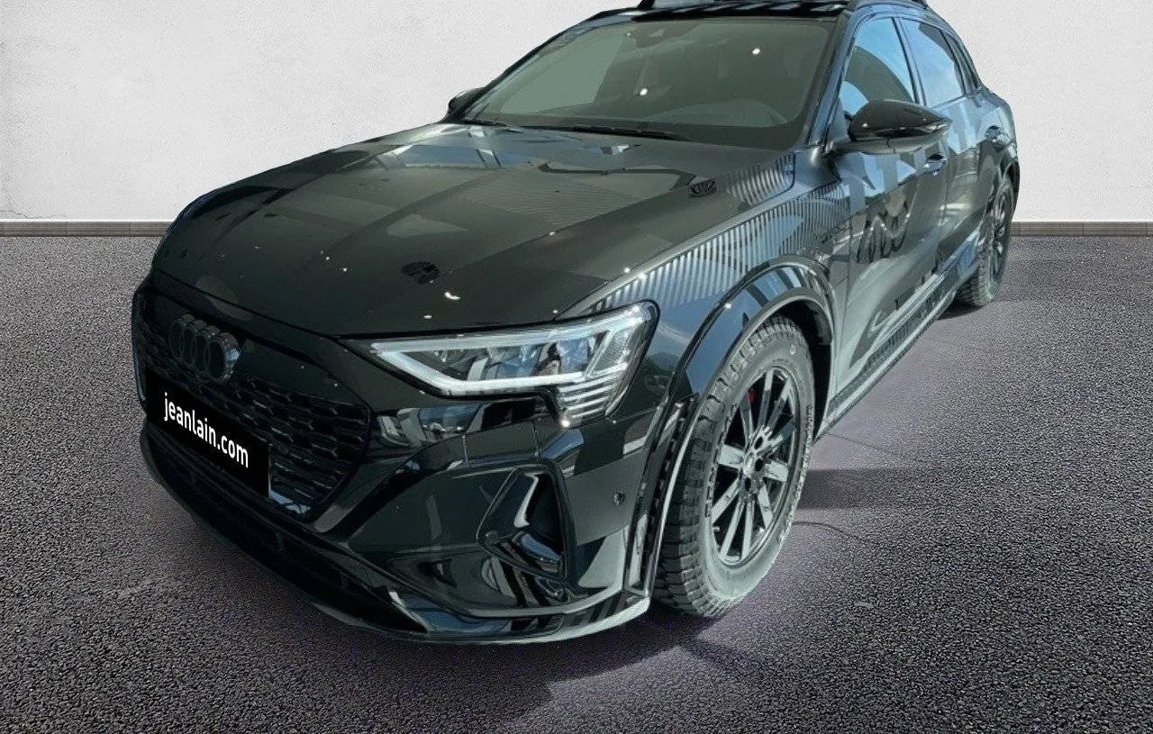 AUDI Q8 E-TRON Q8 55 E TRON QUATTRO DAKAR EDITION