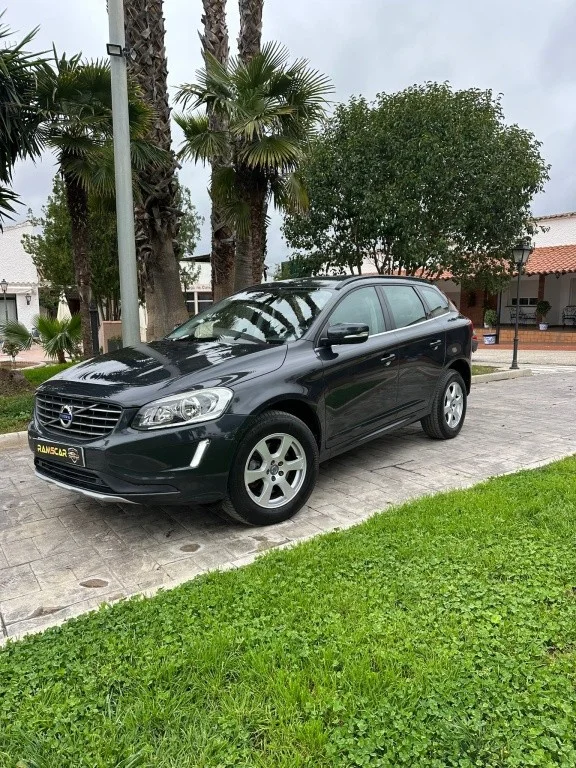 VOLVO XC60 XC60 D4 Momentum 190