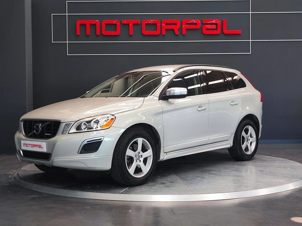 VOLVO XC60 XC60 B5 R-Design AWD Aut.