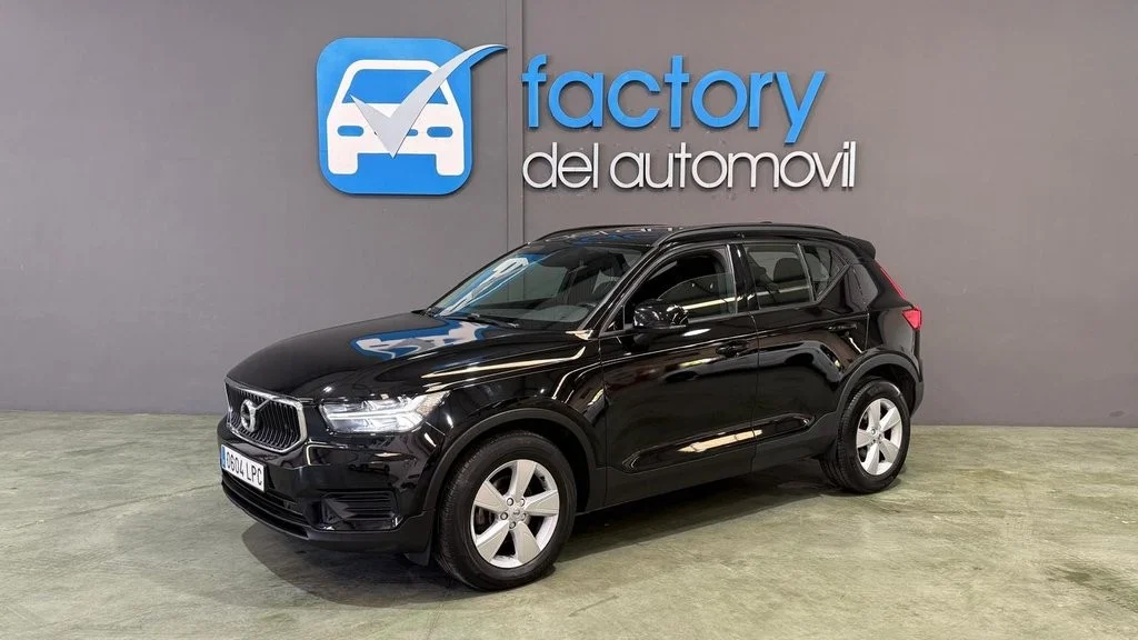 VOLVO XC40 XC40 T2 Momentum Core