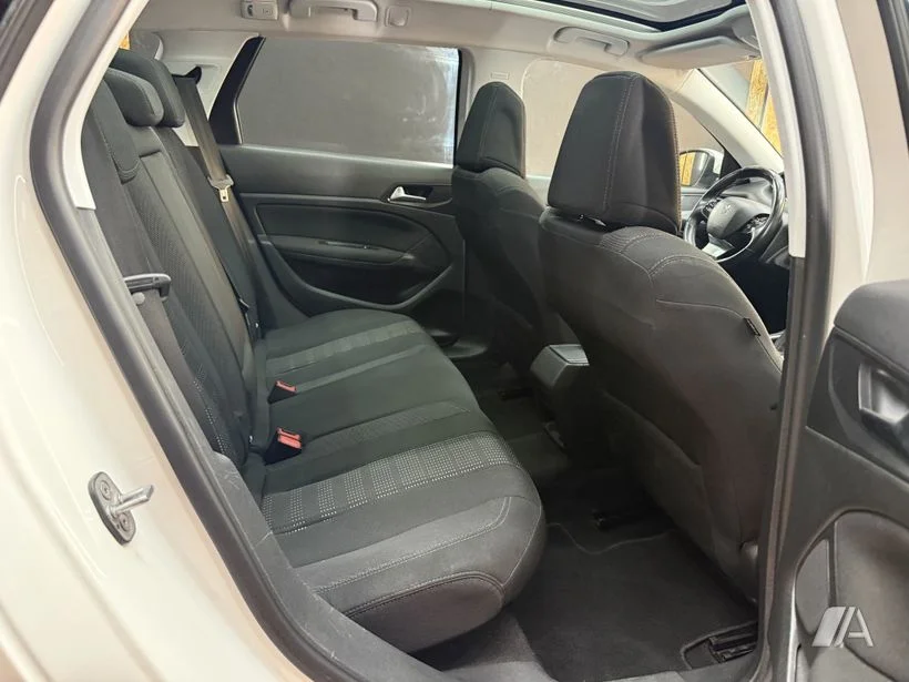 PEUGEOT 308 PEUGEOT 308 Familiar Automático de 5 Puertas