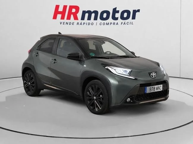 TOYOTA Aygo X Cross 1.0 VVT-I Undercover CVT 53 kW (72 CV)