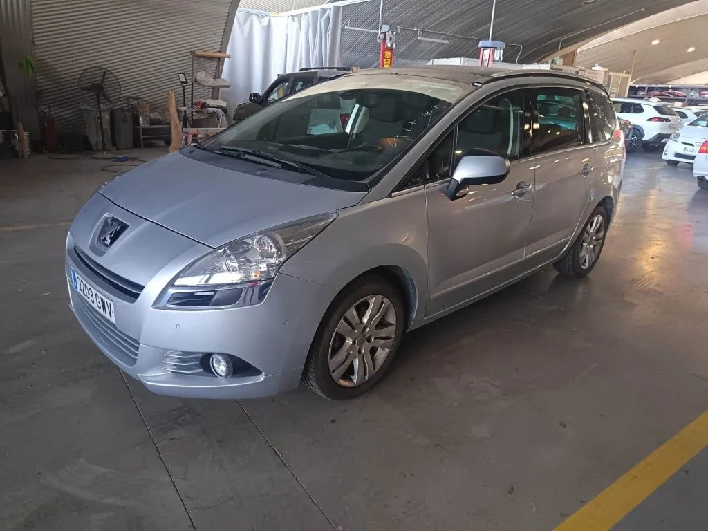 PEUGEOT 5008 5008 1.6 THP Sport Pack