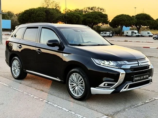 MITSUBISHI Outlander Outlander PHEV Kaiteki 4WD