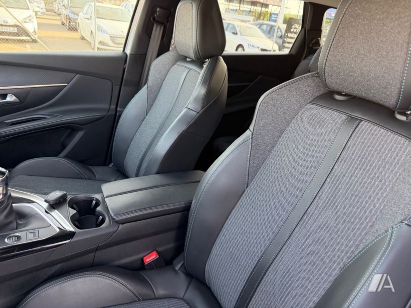 PEUGEOT 5008 SUV 5008 1.5BlueHDi S&S Allure 130