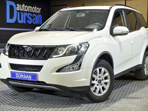 Mahindra XUV500 AWD (4X4) W6 - 7 plazas