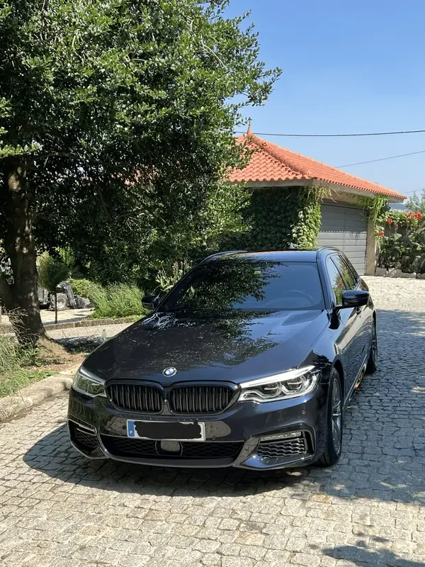 BMW 520 2020 xDrive Touring Pure M