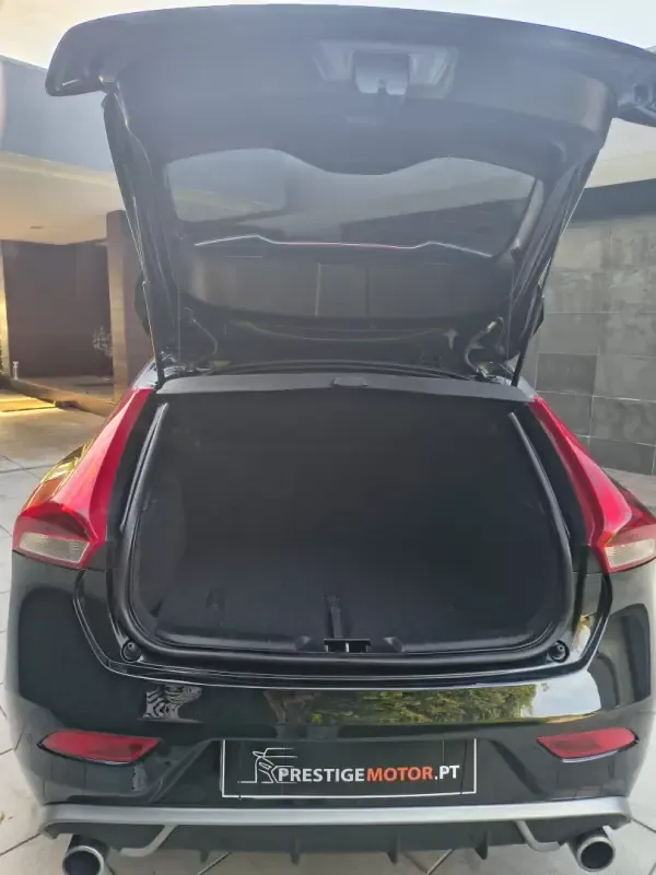Volvo V40 2015 1.6 D2 R-Design