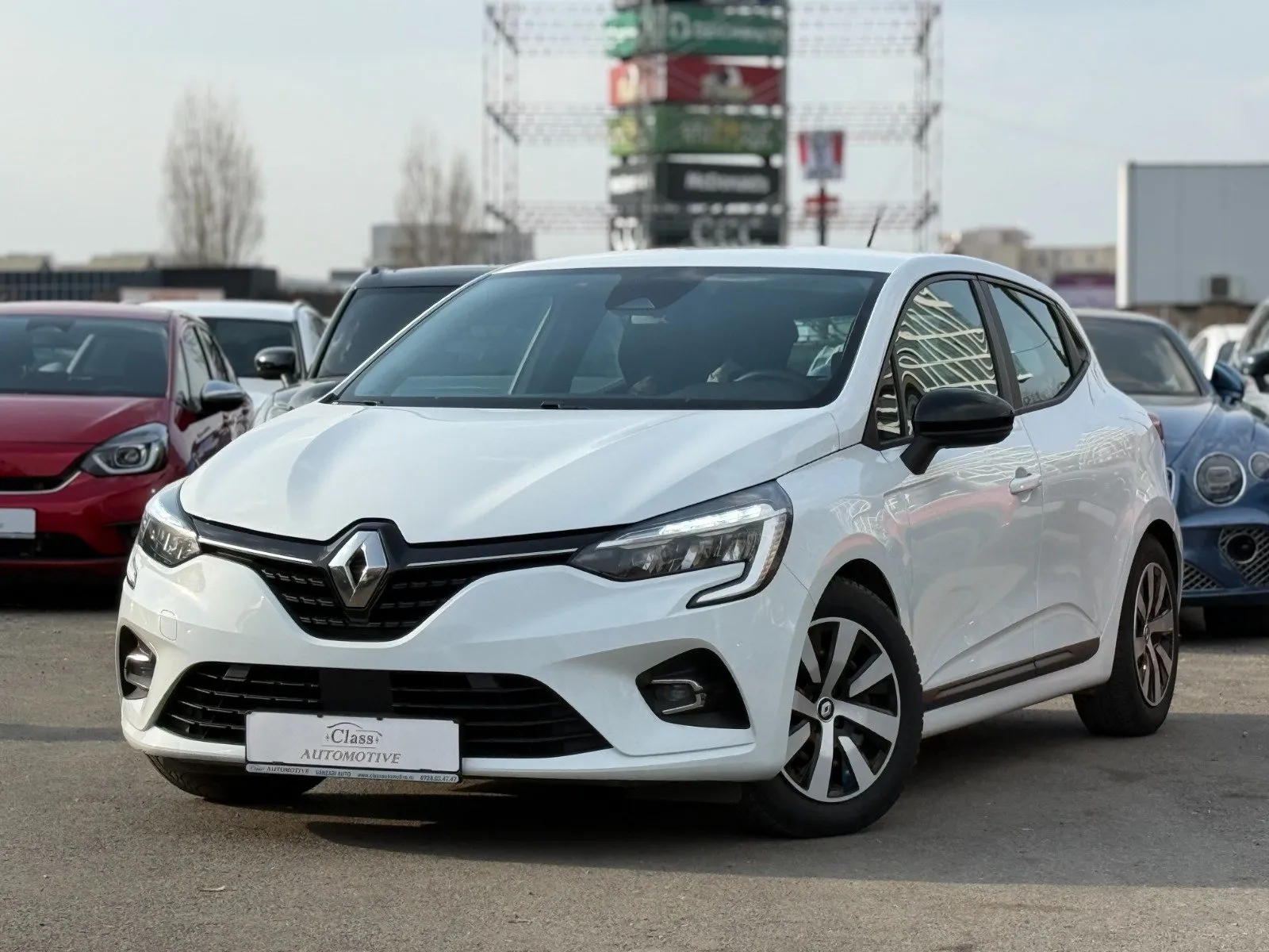 Renault Clio 2023 1.6 E-TECH HYBRID 145 CP
