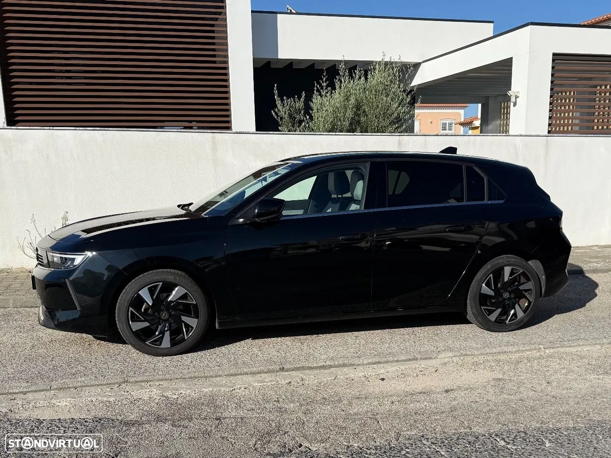 Opel Astra 1.2 T Elegance