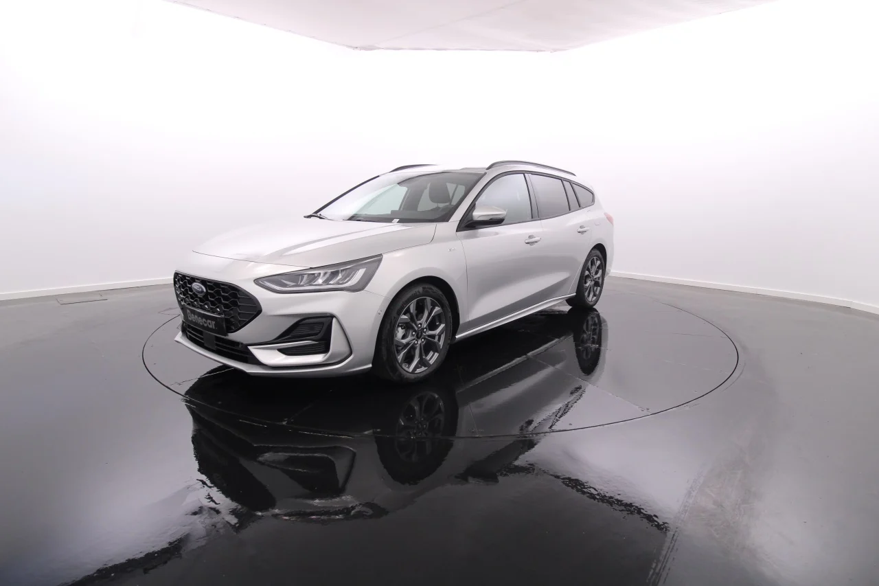 Ford Focus SW ST-LINE 1.5 TDCi 115cv Cx. Aut. GPS / Vidros Escurecidos / Pack Driver