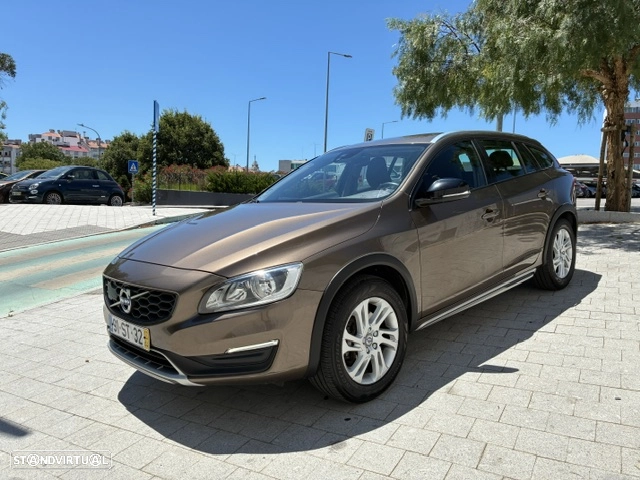 Volvo V60 Cross Country 2.0 D3 Momentum