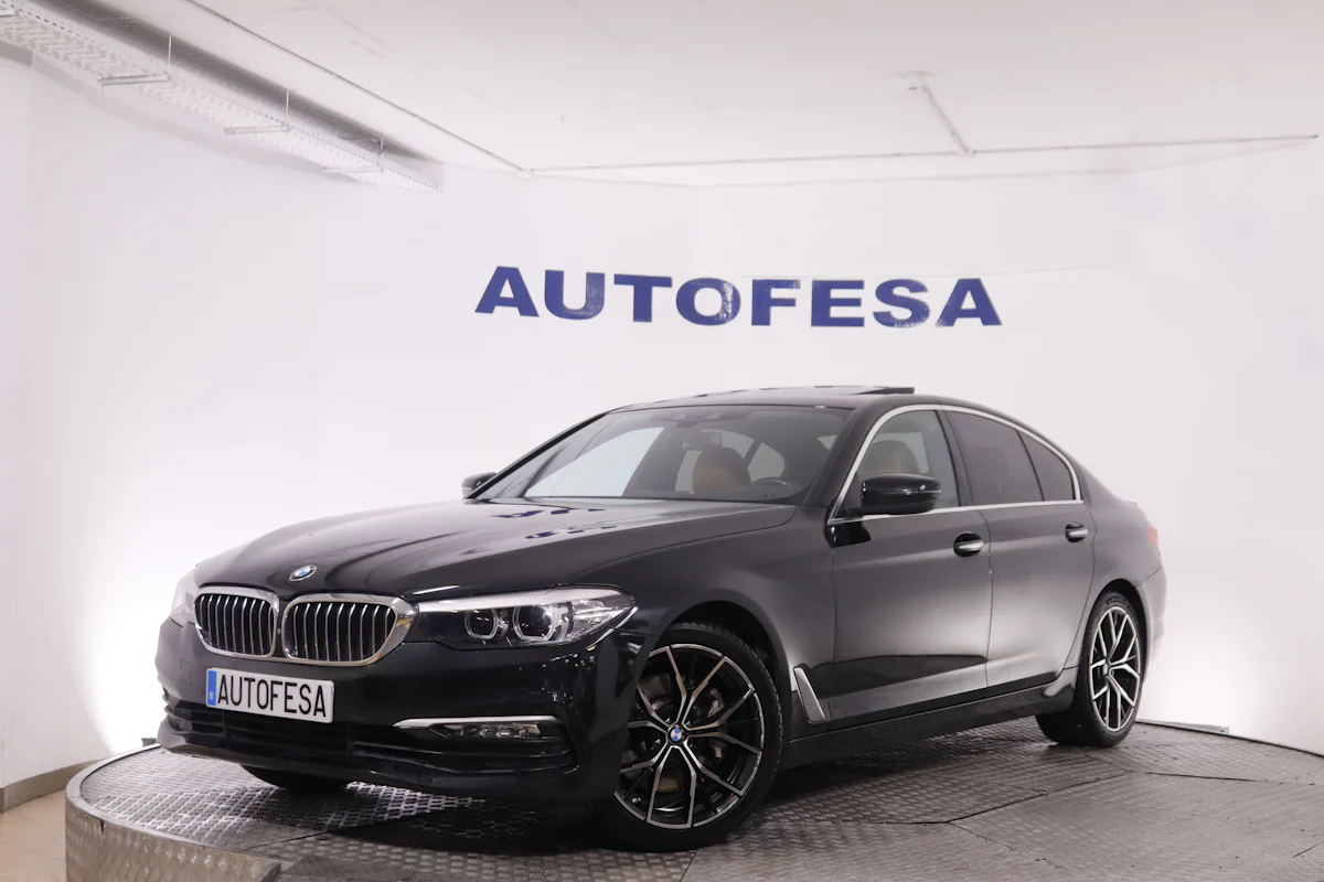 BMW 530 SERIE 5 530I XDRIVE AUTO 252CV 4P # CUERO, TECHO ELECTRICO, PARKTRONIC