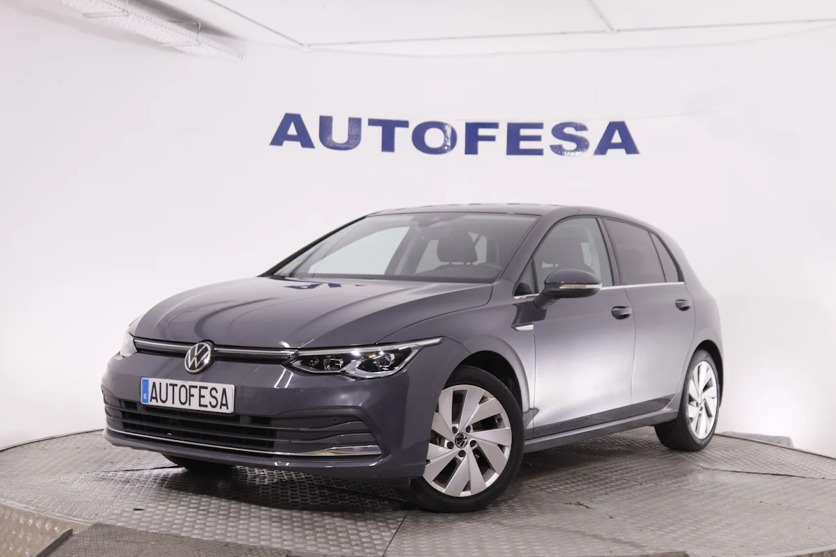 Volkswagen Golf 1.5 eTSI STYLE AUTO 150CV 5P # NAVY,CAMARA TRASERA,FAROS LED