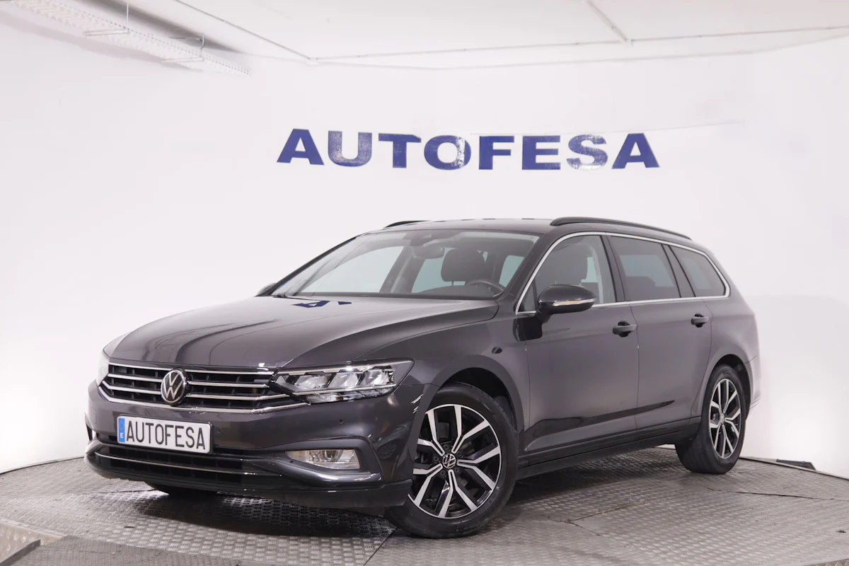 Volkswagen Passat Variant VARIANT 1.5 TSI EXECUTIVE 150CV 5P # IVA DEDUCIBLE,NAVY,PARKTRONIC