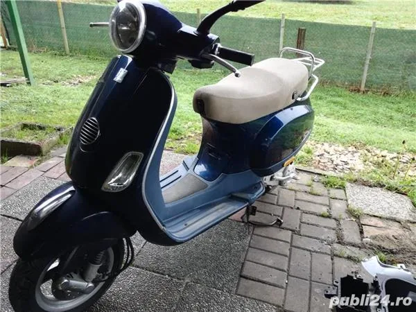 Piaggio Vespa LX 50 si Suzuki Vstrom 1000 abs