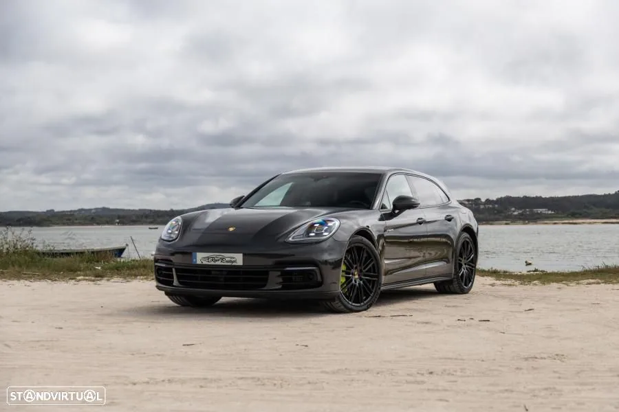 Porsche Panamera Sport Turismo 4 E-Hybrid