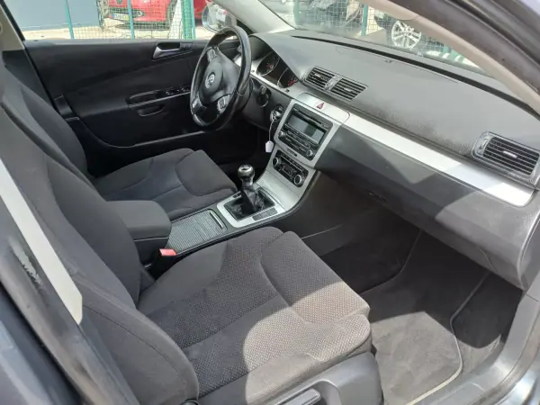 Volkswagen Passat Variant 2010 1.6 TDi Confortline BlueMotion