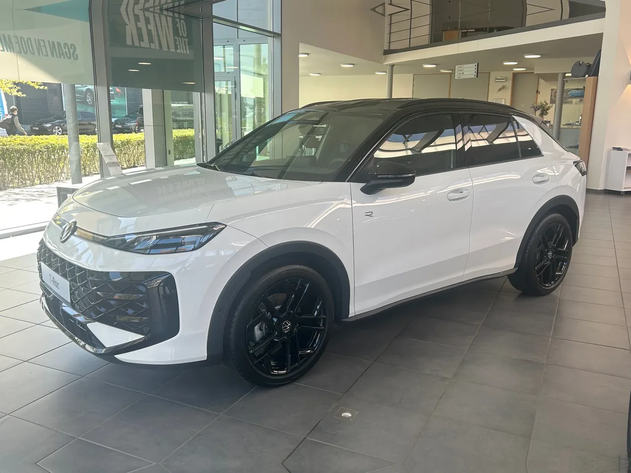 VOLKSWAGEN T-Roc NEW T-Roc 1.5 TSI R-Line DSG *DEMO*