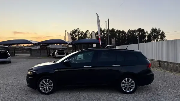 Fiat Tipo Station Wagon 2019 1.3 M-Jet Lounge Tech