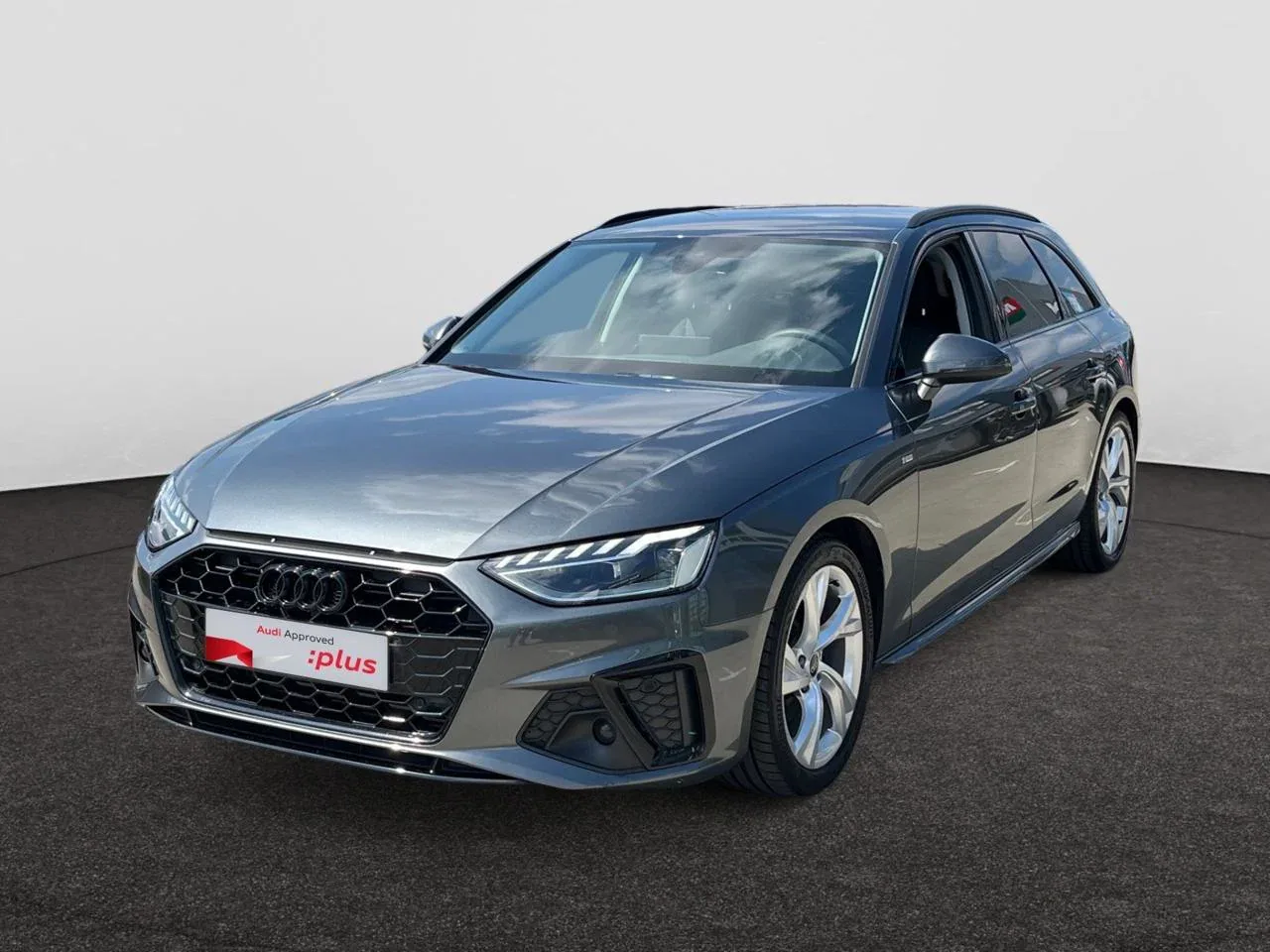 AUDI A4 Avant S-LINE*AUTOMAAT*150PK*CAMERA*SENSOREN*CARPLAY*GPS