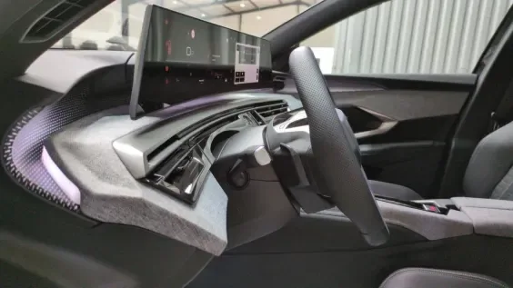 Peugeot 5008 HYBRID 145CH E-DCS6 GT Zéro km immatriculé