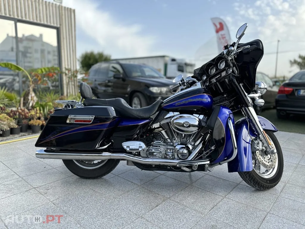Ultra Harley Davidson Glide CVO Screeming Eagle