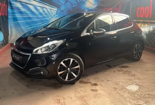 Peugeot 208 2018 PureTech 110 Stop & Start Tech Edition