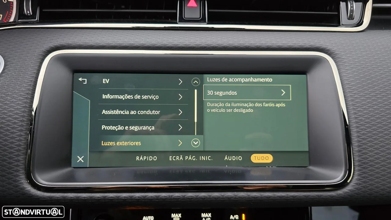 Land Rover Range Rover Evoque P300e R-Dynamic