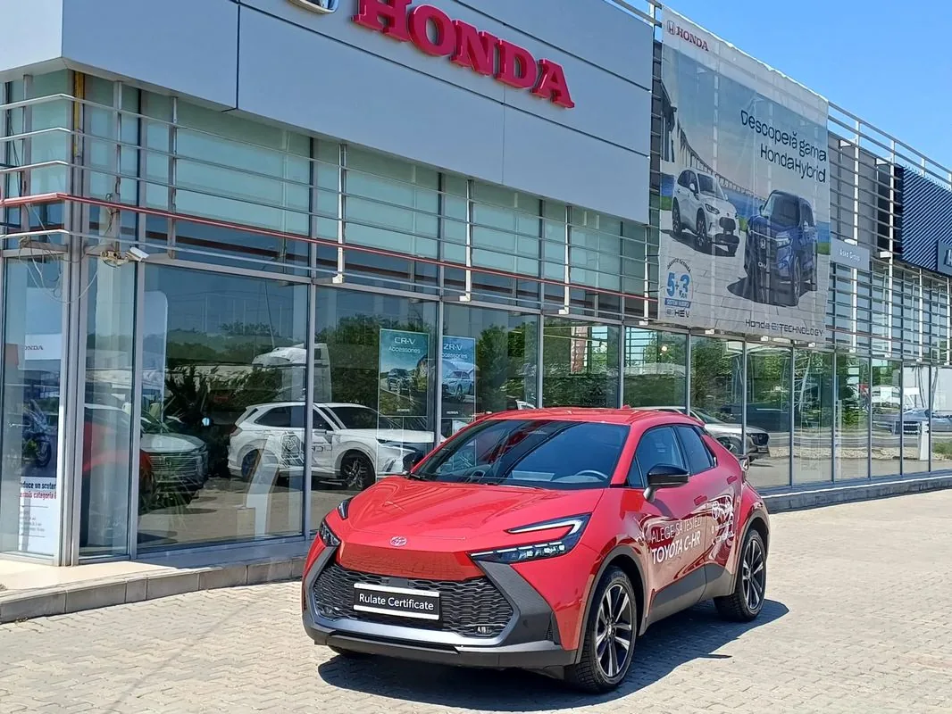 TOYOTA C-HR 2.0 hybrid 197 CP Dynamic
