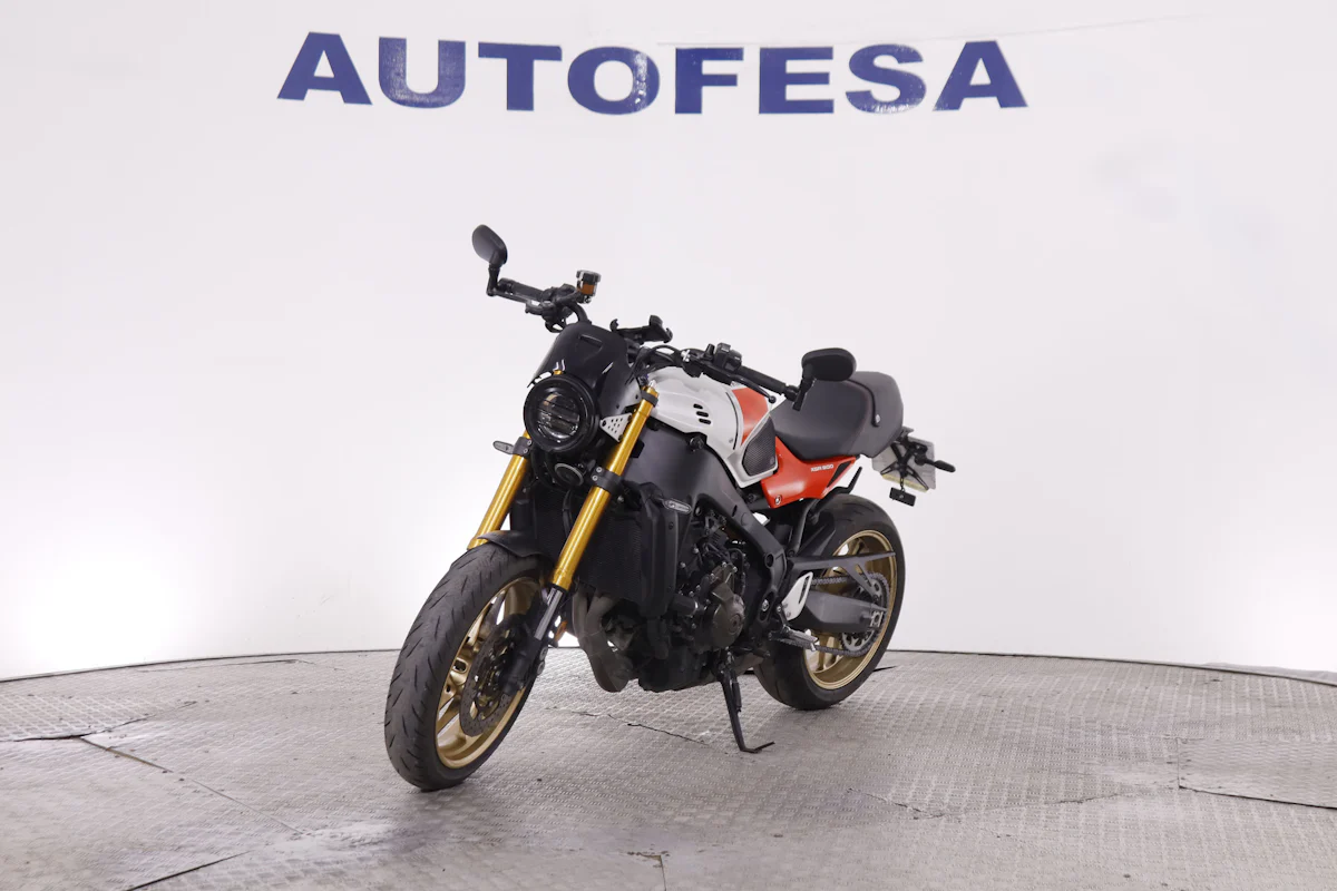 Yamaha XSR 900 XSR 900 STREET RACE 120CV ABS # FAROS LED