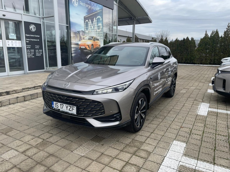 MG HS 2025