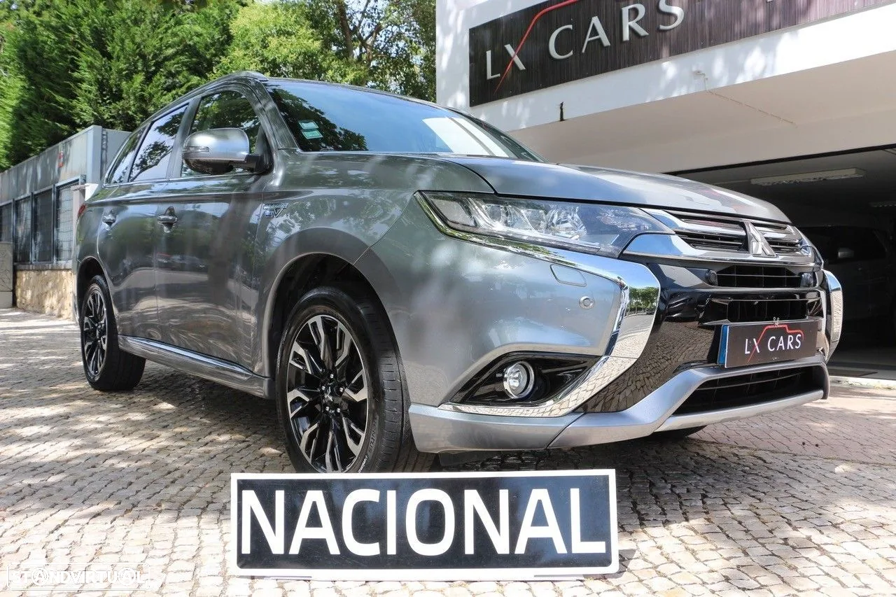 Mitsubishi Outlander 2.0 MIVEC Instyle Navi+