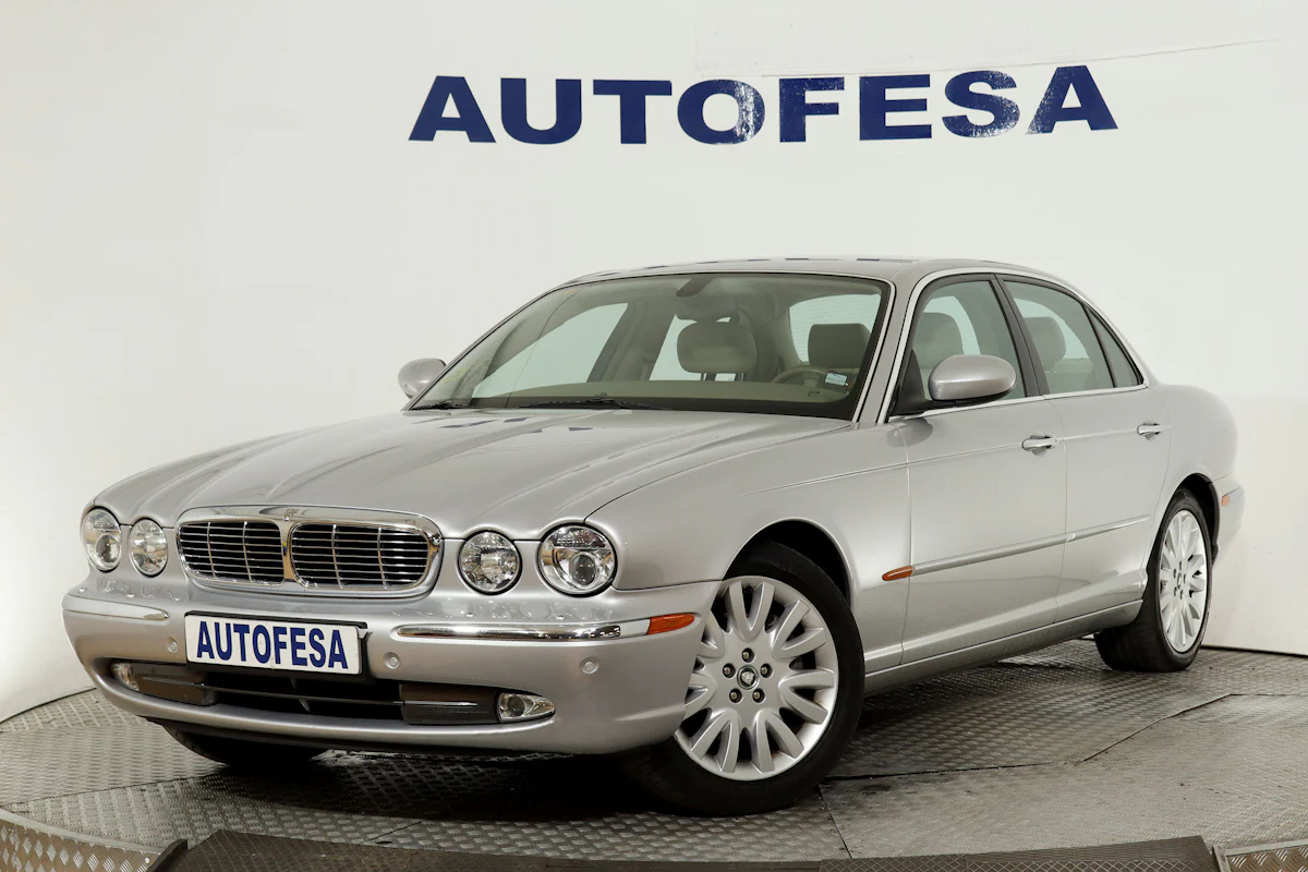 Jaguar Xj8 4.2 V8 Auto 300cv Ejecutive 4P # CUERO