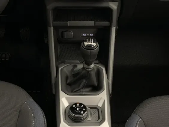 Dacia DUSTER Mild Hybrid 130 4x4 Journey Zéro km immatriculé