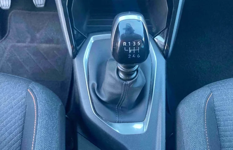 PEUGEOT - 208 - 208 1.2 PureTech Style