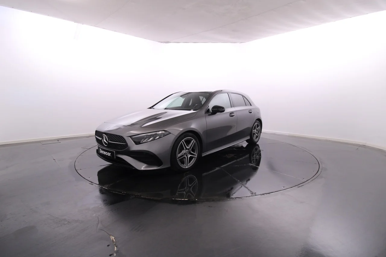 Mercedes-Benz Classe A - 180 d AMG Advanced Plus Cx. Aut. GPS / Vidros Escurecidos / Teto Panoramico / JLL