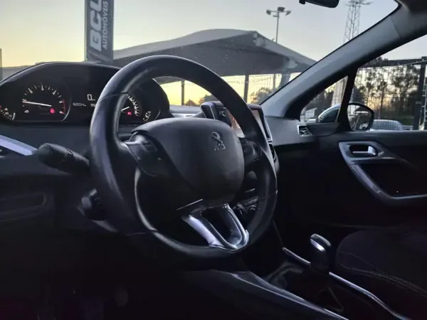 Peugeot 2008 2016 1.6 BlueHDi Style