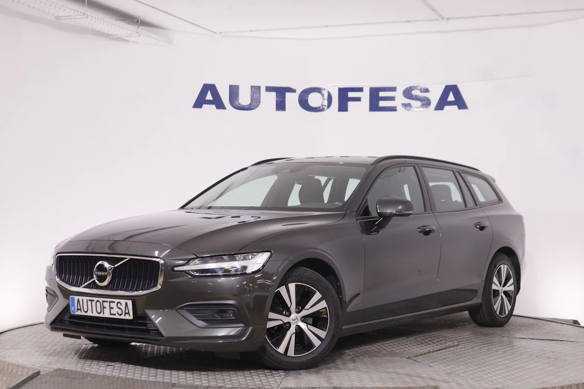 Volvo V60 2.0 D3 AUTO MOMENTUM 150CV 5P # NAVY,PARKTRONIC,FAROS LED,