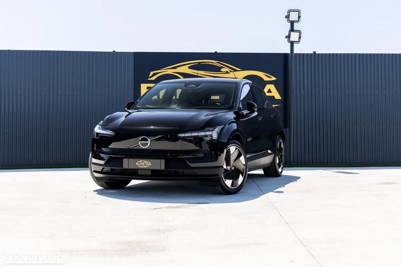 Volvo EX30 69 kWh Single Motor Extended Range Black Edition
