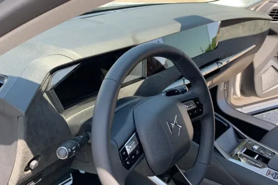 DS N°4 Hybride 145 e-DCT6 Etoile - Alcantara Zéro km immatriculé