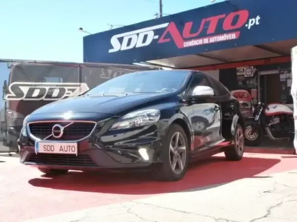 Volvo V40 2017 2.0 D2 R-Design