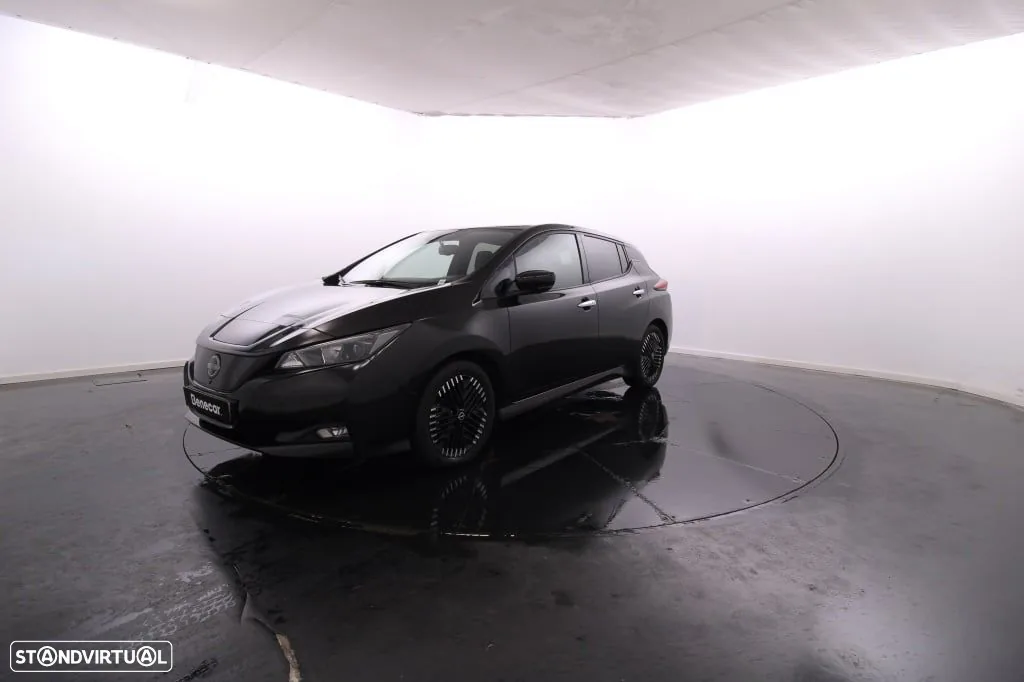 Nissan Leaf N-Connecta Two Tone